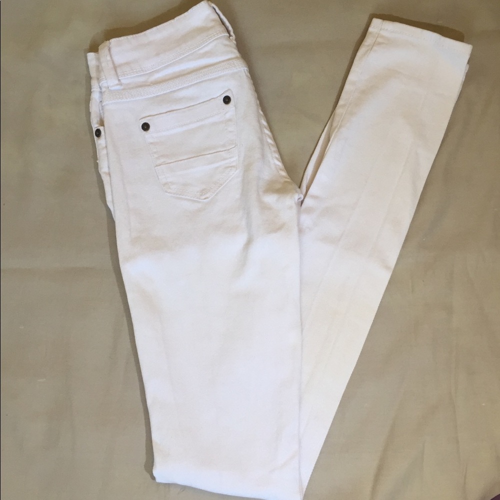 dELiA*s White Skinny Jeans